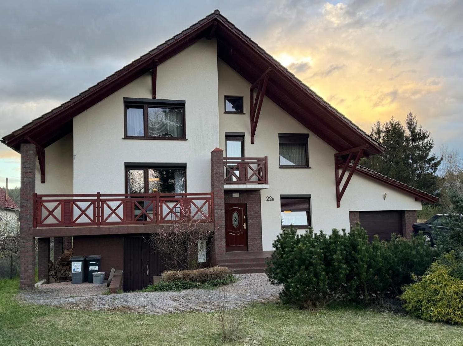 Duzy I Elegancki Dom W Jeziornej Villa Jodlow  Exterior photo